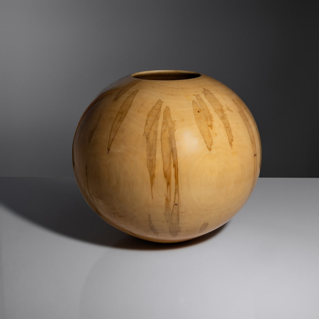 Philip Moulthrop  (American, b. 1947) Ashleaf maple globe (1 of 4)