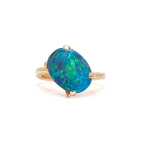 OPAL AND YELLOW GOLD RING