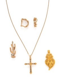 COLLECTION OF YELLOW GOLD JEWELRY