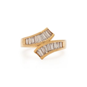 DIAMOND AND YELLOW GOLD RING