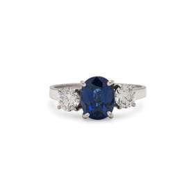 SAPPHIRE AND DIAMOND RING