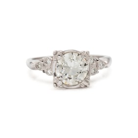 WHITE GOLD AND DIAMOND RING