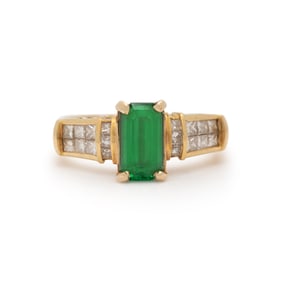 TSAVORITE GARNET, DIAMOND, AND YELLOW GOLD RING