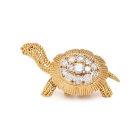 TIFFANY & CO., YELLOW GOLD AND DIAMOND TURTLE BROOCH