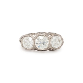 THREE STONE DIAMOND RING