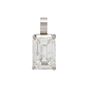 EMERALD CUT DIAMOND PENDANT