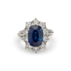 SAPPHIRE AND DIAMOND RING