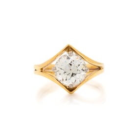 YELLOW GOLD AND DIAMOND RING