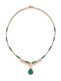 EMERALD, DIAMOND AND YELLOW GOLD NECKLACE
