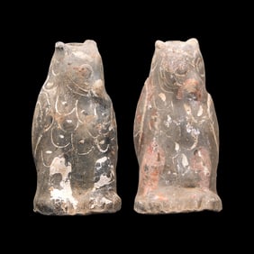 A Pair of Chinese Painted Grey Pottery Owl-Form Vessels, Western Han Dynasty 西漢 ঊ