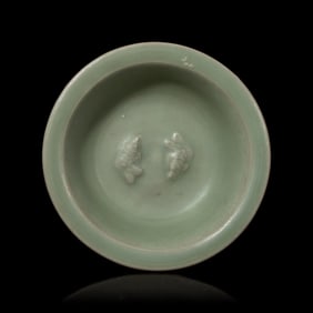 A Chinese Longquan Celadon Glazed 'Double Fish' Dish, Song-Yuan Dynasty 宋-元 龍&