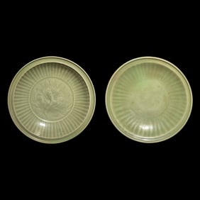 Two Chinese Longquan Celadon Glazed Chargers, Probably Ming Dynasty 或为明 龙