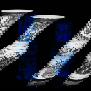 Two Chinese Blue and White Porcelain Yen-Yen Vases, Kangxi Period &#28165;&#24247;&#29081; &#38738;&: Two Chinese Blue and White Porcelain Yen-Yen Vases, Kangxi Period &#28165;&#24247;&#29081; &#38738;&#33457;&#40179;&#23614;&#23562;&#20841;&#20214; Kangxi Period (1661-1722) Each has a slightly splaye
