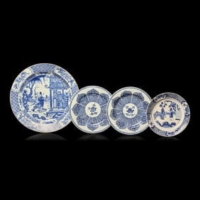 Four Assorted Chinese Blue and White Dishes, Kangxi to Mid-18th Century 清中期 