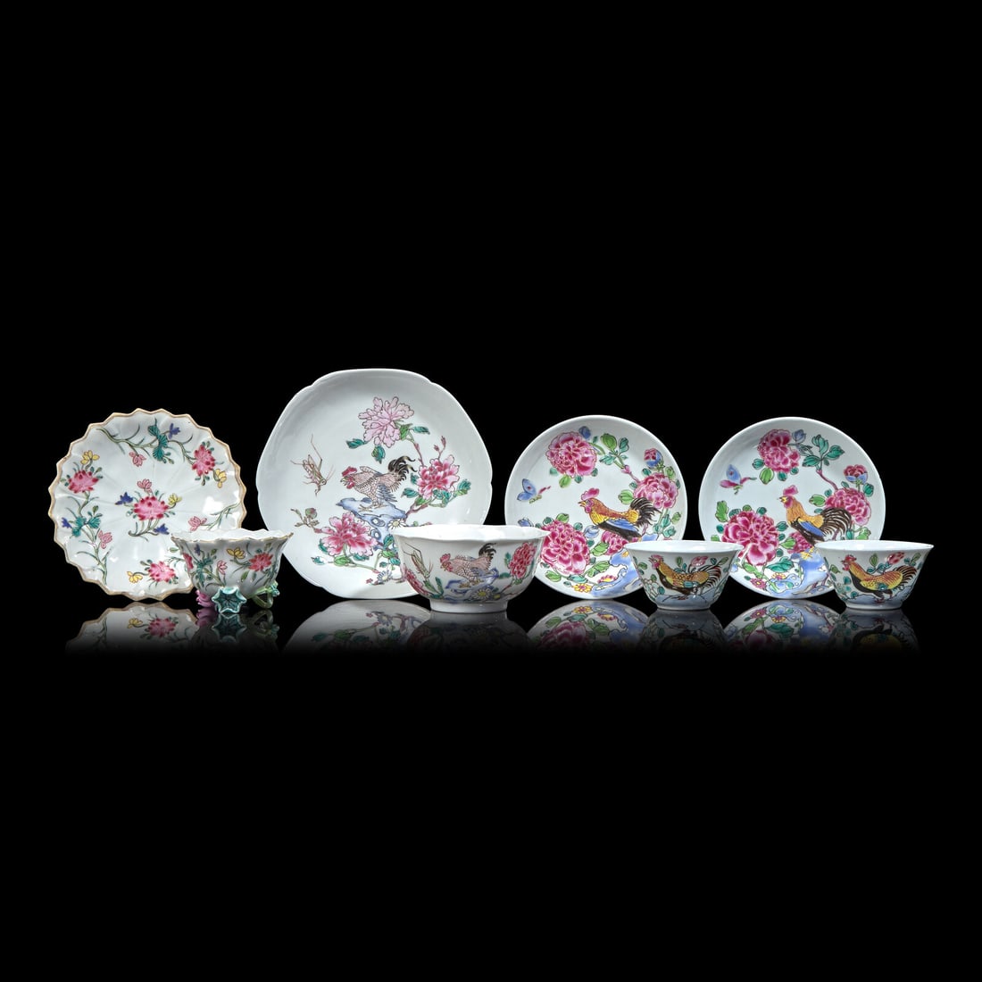 Eight Assorted Chinese Famille Rose Tea Bowls and Saucers, Qianlong Period 清乾隆