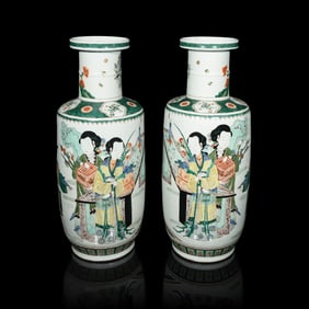 A Pair of Chinese Famille Verte Rouleau 'Ladies' Vases, 20th Century 近代 五ঊ