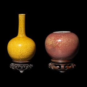 Two Chinese Monochrome Glazed Porcelain Wares, 19th-20th Century 晚清/民國 &
