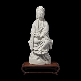 A Chinese Blanc de Chine Porcelain Figure of Guanyin, Late Qing-Republic Period 清末-&#