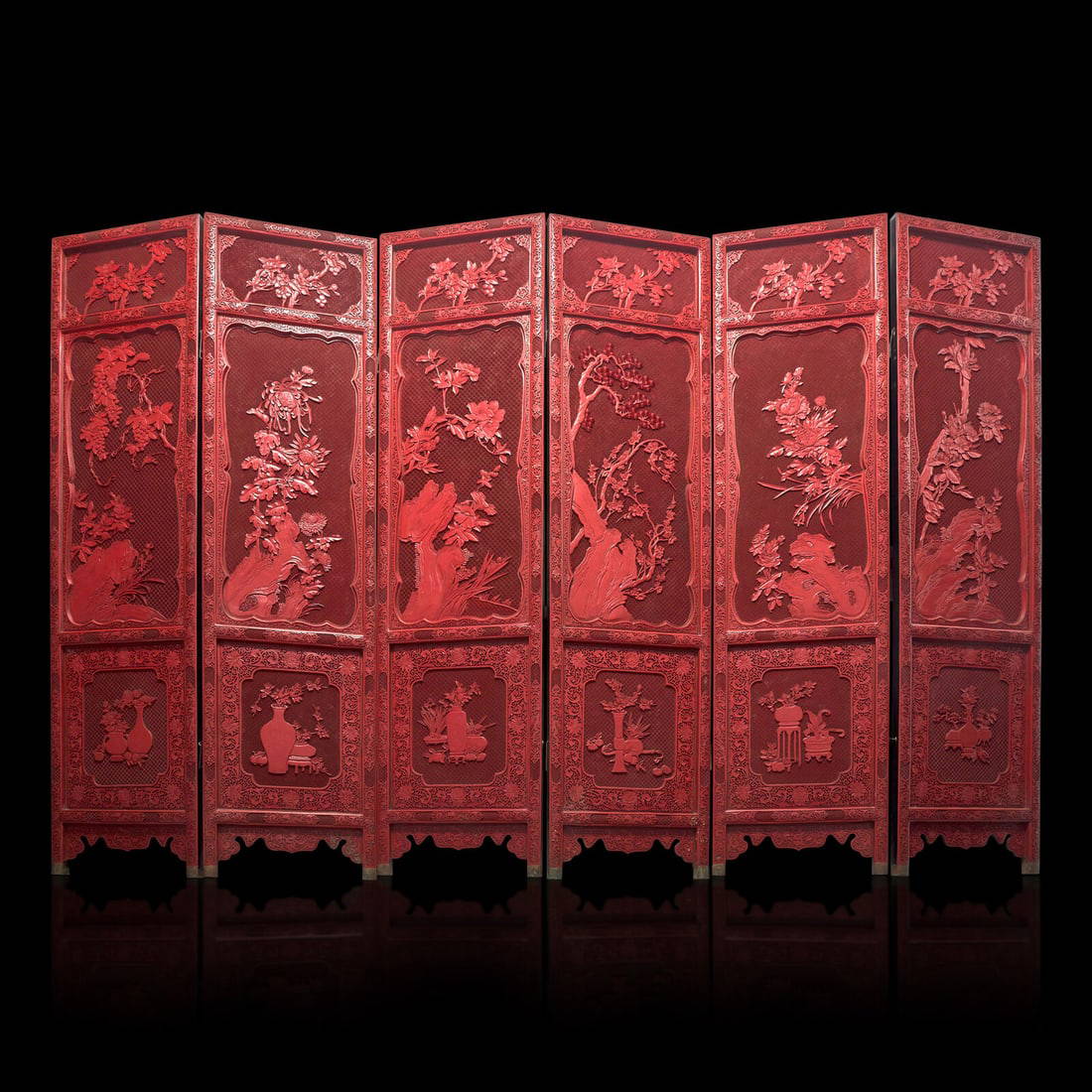 A Chinese Carved Cinnabar Lacquer Six-Panel Floor Screen, 20th Century 近代 剔