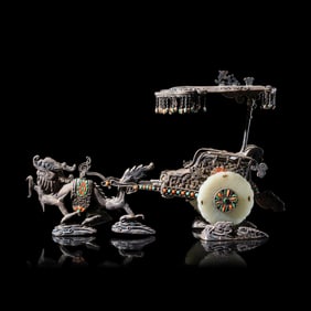 A Chinese Jade-Mounted and Hardstone Embellished Silver Chariot, 20th Century 近代 ŷ