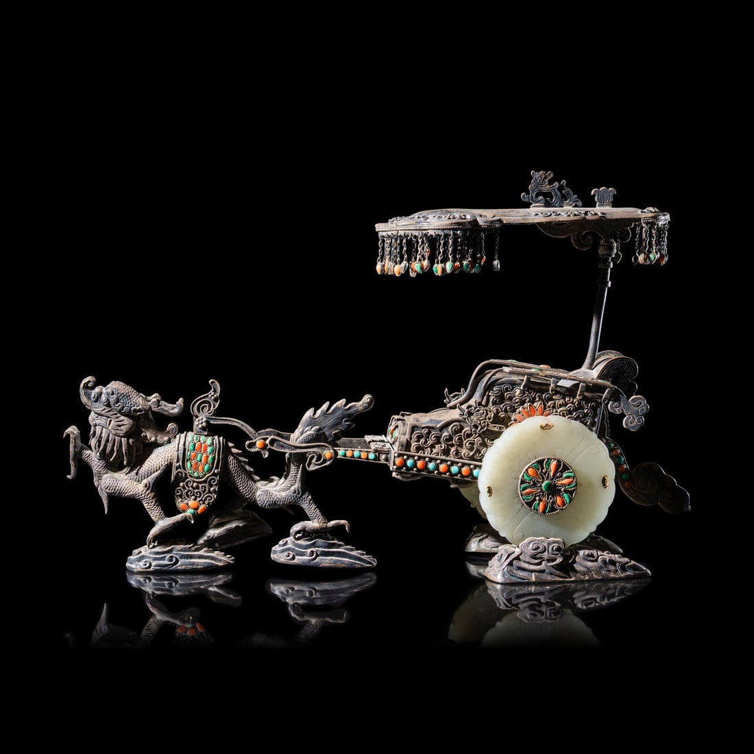 A Chinese Jade-Mounted and Hardstone Embellished Silver Chariot, 20th Century 近代 ŷ