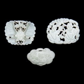 Three Chinese White Jade Plaques 清晚期 白玉花片三&#