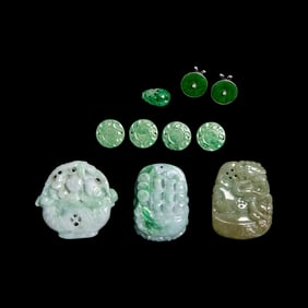 A Group of Chinese Jadeite Jewelry 翡翠飾品一組