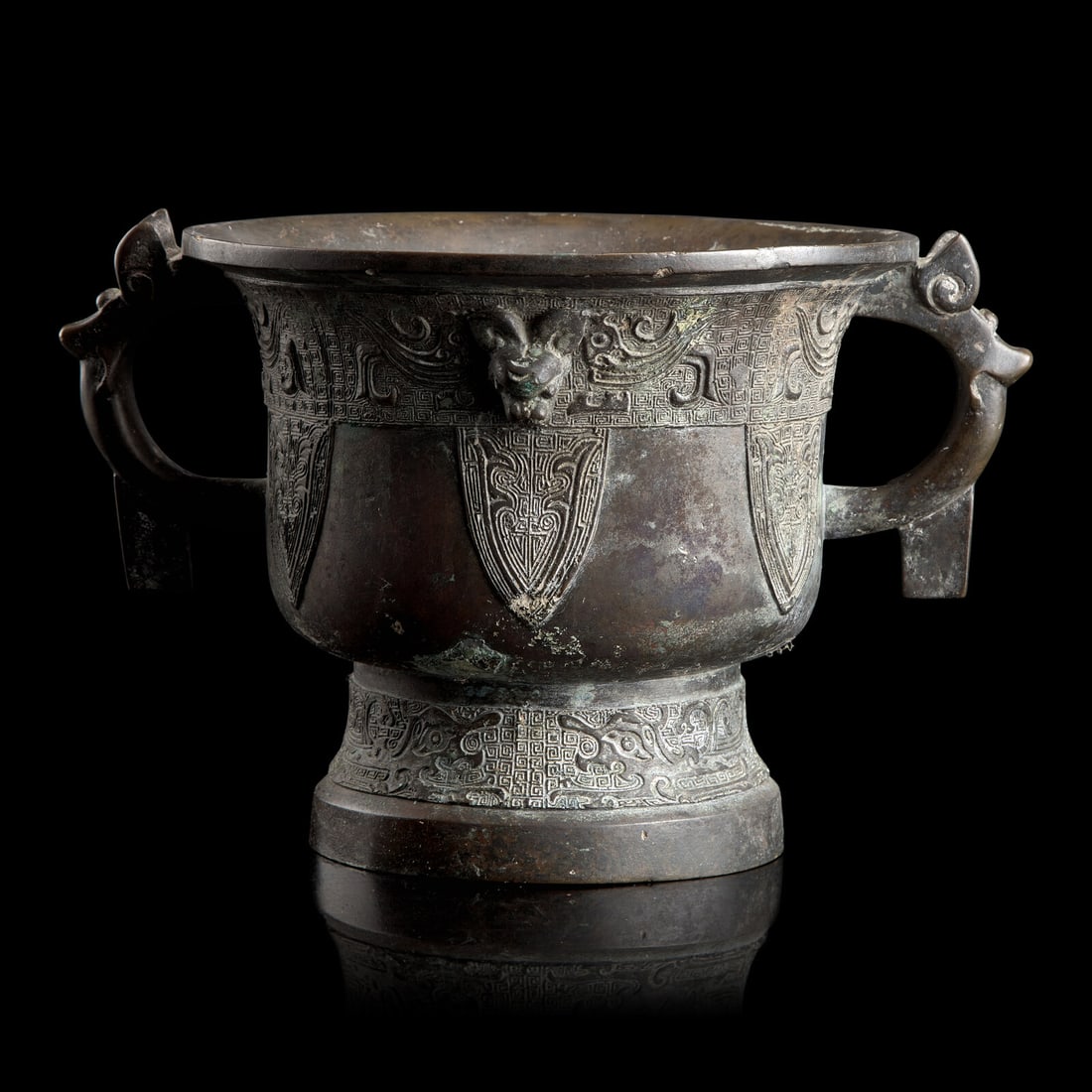 A Chinese Archaistic Vessel, Gui  Late Ming-Qing Dynasty 明末清初 仿&# (1 of 3)