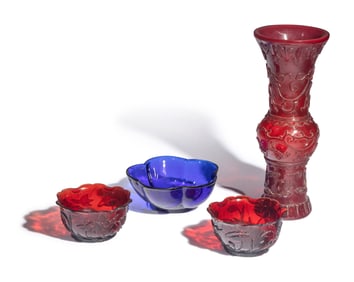 Three Chinese Colored Glass Bowls and a Ruby Glass Vase, 19th-20th Century 晚清-民