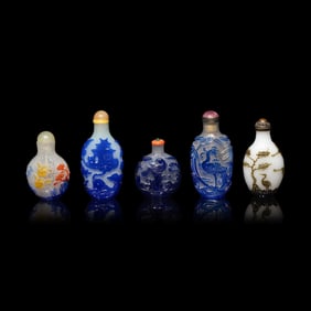 Five Chinese Glass Overlay Snuff Bottles, 19th-20th Century 晚清-民國 ࣯