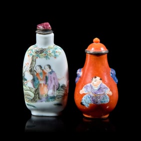 Two Chinese Famille Rose Porcelain Snuff Bottles, 19th Century 清晚期 粉