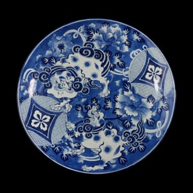 A Massive Japanese Arita Porcelain Blue and White 'Shishi' Charger, Edo to Meiji Period 江