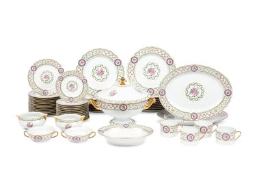 A Havilland Limoges Porcelain Dinner Service