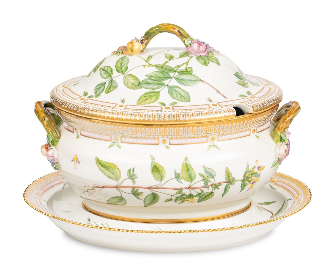A Royal Copenhagen Flora Danica Porcelain Tureen and Stand (1 of 5)