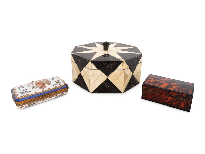 A Group of Three Trinket Boxes: A Group of Three Trinket Boxes Comprising: A tortoise shell and rosewood box, height 2 x width 5 x depth 3 inches. A Samson porcelain box, height 1 1/2 x width 6 x depth 3 1/2 inches. A e