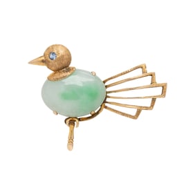 YELLOW GOLD AND JADE BIRD BROOCH