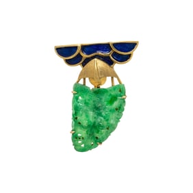 WEDDERIEN, CARVED JADE AND ENAMEL BROOCH