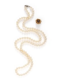 CULTURED PEARL NECKLACE AND YELLOW GOLD AND DIAMOND CLASP