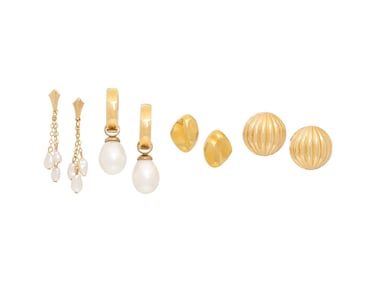 COLLECTION OF YELLOW GOLD EARRINGS