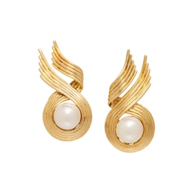TIFFANY & CO., SCHLUMBERGER, YELLOW GOLD AND CULTURED PEARL EARRINGS