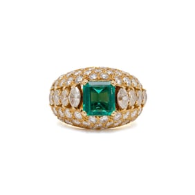 EMERALD AND DIAMOND RING