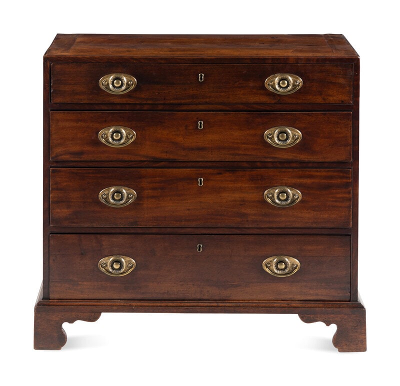 A George III Mahogany Chest of Drawers (1 of 5)