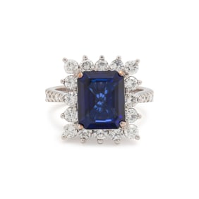 SAPPHIRE AND DIAMOND RING