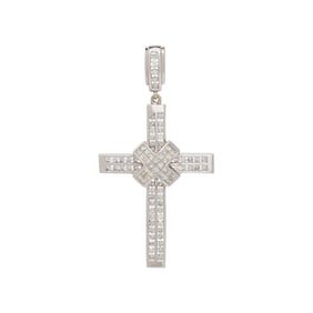 WHITE GOLD AND DIAMOND CROSS PENDANT
