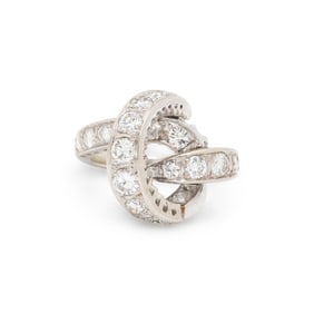WHITE GOLD AND DIAMOND RING