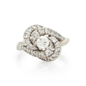 WHITE GOLD AND DIAMOND RING