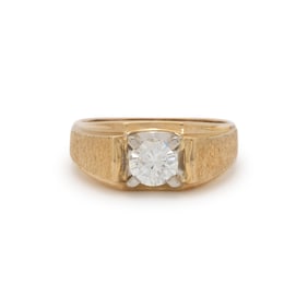 YELLOW GOLD AND DIAMOND RING