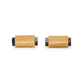 YELLOW GOLD AND ONYX CUFFLINKS