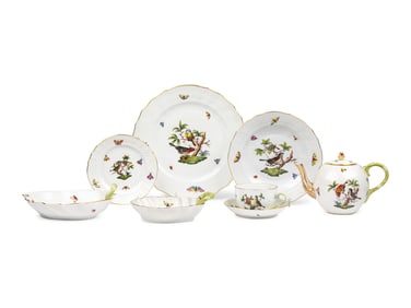 A Herend Rothschild Bird Porcelain Dinner Service