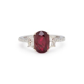 BURMESE RUBY, DIAMOND, AND WHITE GOLD RING